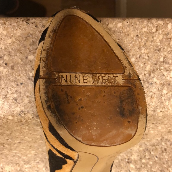 Nine West tiger striped shoes - Picture 6 of 6